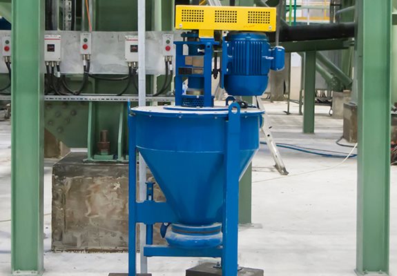 Vertical froth pump in a process plant.